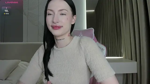 Snapshot of JenniferQueen11 chatting on July 11, 4:18 pm JenniferQueen11 online show from July 11, 4:18 pm