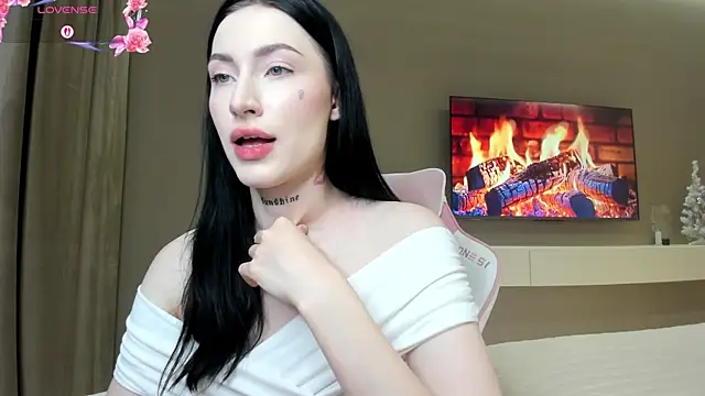 JenniferQueen11 online show from January 9, 1:29 pm