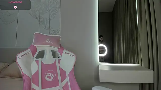 JenniferQueen11 online show from June 2, 4:29 pm
