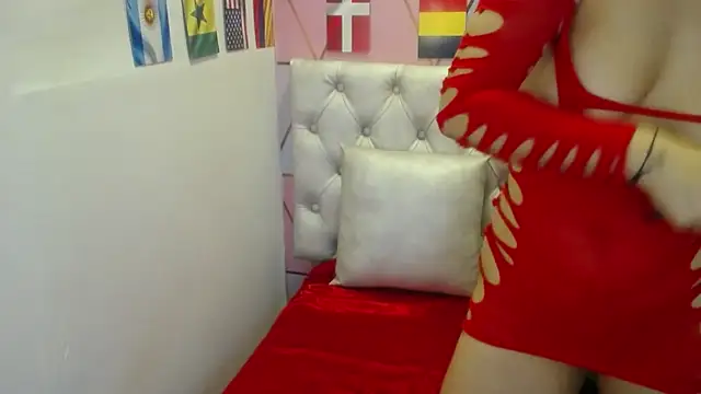 Snapshot of greatASS_Latina chatting on June 21, 2:01 pm greatASS Latina online show from June 21, 2:01 pm