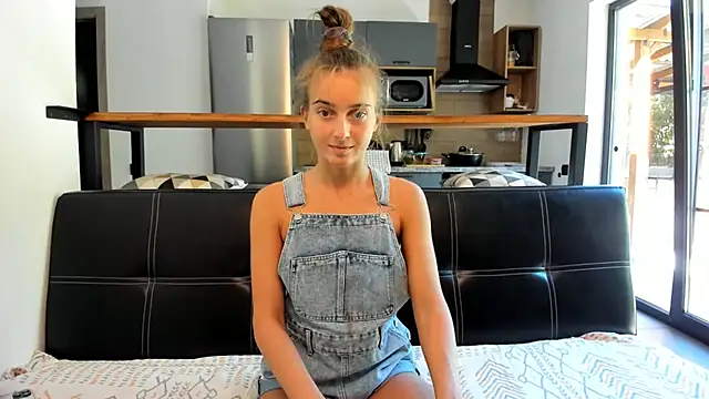 Snapshot of ElizSweet chatting on October 1, 9:58 am ElizSweet online show from October 1, 9:58 am
