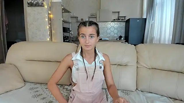 Snapshot of ElizSweet chatting on September 8, 3:00 pm ElizSweet online show from September 8, 3:00 pm