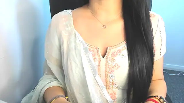 Snapshot of TheGoldenGirl chatting on January 2, 8:24 pm TheGoldenGirl online show from January 2, 8:24 pm