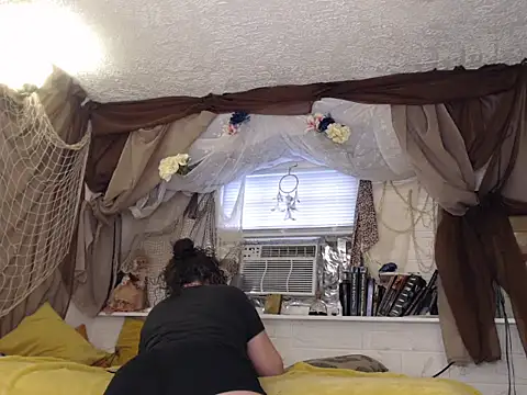 MaxiMillz online show from December 17, 3:50 pm