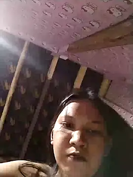 milkytitsmom4u online show from January 1, 7:43 pm