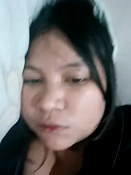 milkytitsmom4u online show from October 3, 12:47 am