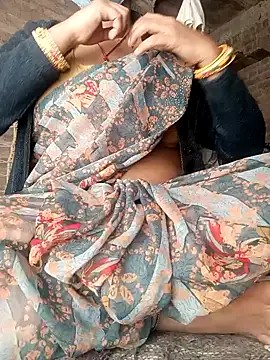 Snapshot of Lattika-Bhabhi chatting on February 13, 10:34 am Lattika-Bhabhi online show from February 13, 10:34 am