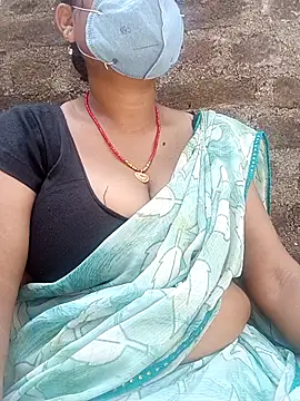 Snapshot of Lattika-Bhabhi chatting on September 26, 5:47 am Lattika-Bhabhi online show from September 26, 5:47 am
