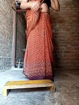 Snapshot of Lattika-Bhabhi chatting on June 4, 6:51 am Lattika-Bhabhi online show from June 4, 6:51 am