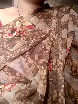 Snapshot of Lattika-Bhabhi chatting on February 14, 6:23 am Lattika-Bhabhi online show from February 14, 6:23 am