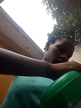 Snapshot of Petite_li chatting on February 26, 5:29 am Petite li online show from February 26, 5:29 am