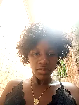 Snapshot of Petite_li chatting on January 13, 6:17 am Petite li online show from January 13, 6:17 am