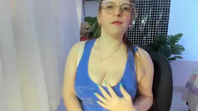 lorenitabella online show from November 28, 9:59 pm