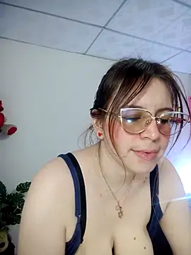 Snapshot of lorenitabella chatting on February 22, 10:17 am lorenitabella online show from February 22, 10:17 am