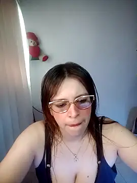 lorenitabella online show from April 18, 8:09 pm