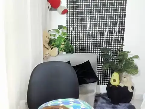 lorenitabella online show from November 6, 9:02 am