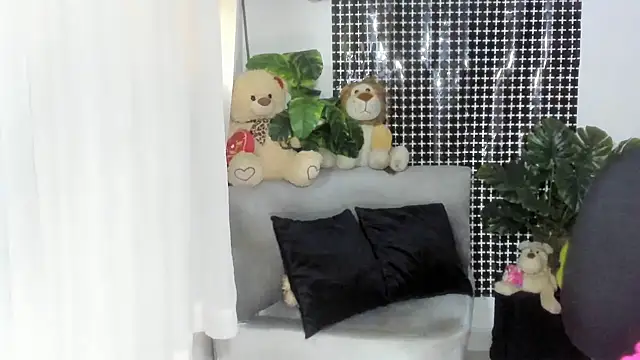 lorenitabella online show from November 24, 8:20 pm