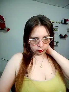 lorenitabella online show from March 12, 9:35 am