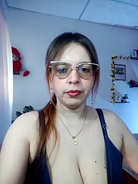Snapshot of lorenitabella chatting on March 3, 7:54 pm lorenitabella online show from March 3, 7:54 pm