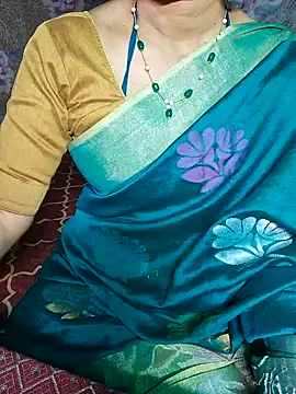 Snapshot of XBHUUME chatting on January 29, 5:24 pm XBHUUME online show from January 29, 5:24 pm