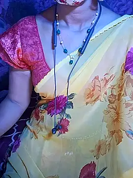 Snapshot of XBHUUME chatting on January 4, 4:54 pm XBHUUME online show from January 4, 4:54 pm