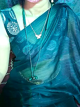 Snapshot of XBHUUME chatting on January 3, 5:42 pm XBHUUME online show from January 3, 5:42 pm