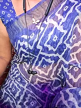 Snapshot of XBHUUME chatting on March 17, 5:27 pm XBHUUME online show from March 17, 5:27 pm