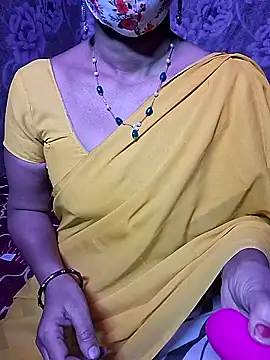 Snapshot of XBHUUME chatting on February 10, 5:19 pm XBHUUME online show from February 10, 5:19 pm