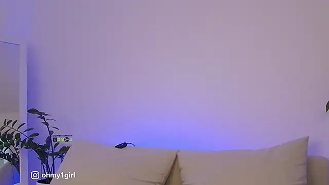 Snapshot of Fallinlove1 chatting on December 3, 1:10 pm Fallinlove1 online show from December 3, 1:10 pm