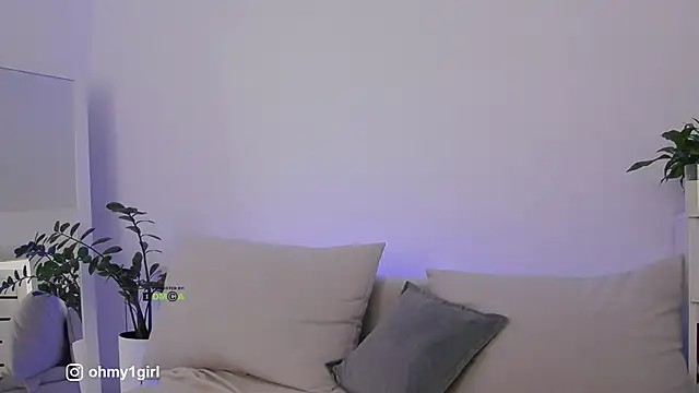 Snapshot of Fallinlove1 chatting on November 18, 11:24 am Fallinlove1 online show from November 18, 11:24 am