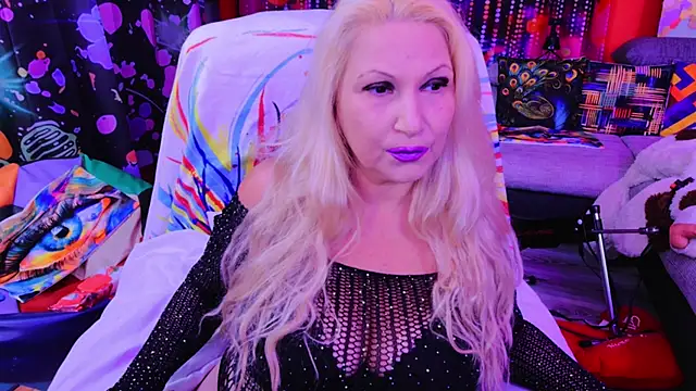 mature lisa naughty online show from October 13, 8:32 pm