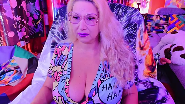 mature lisa naughty online show from September 27, 2:34 pm