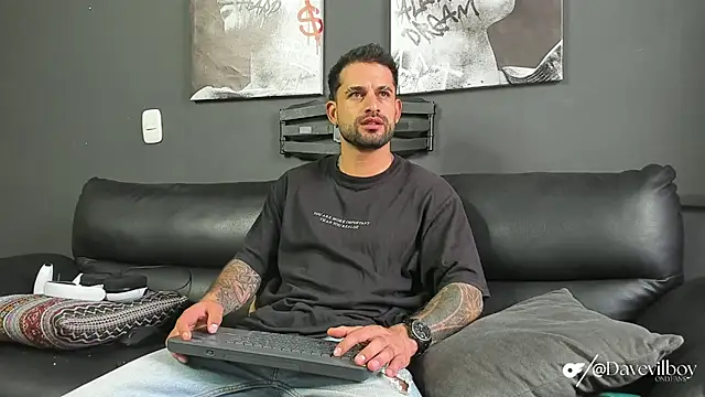 Davevilboy online show from November 5, 12:30 pm