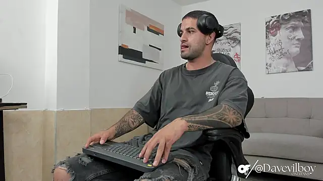 Davevilboy online show from September 19, 12:42 pm