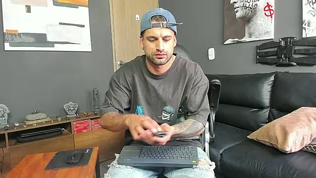 Davevilboy online show from November 11, 12:33 pm