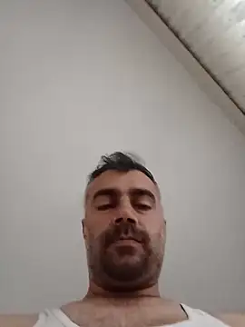 Snapshot of kevgir08 chatting on May 3, 11:15 am kevgir08 online show from May 3, 11:15 am