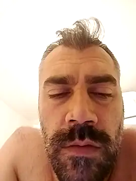 Snapshot of kevgir08 chatting on July 7, 6:33 pm kevgir08 online show from July 7, 6:33 pm