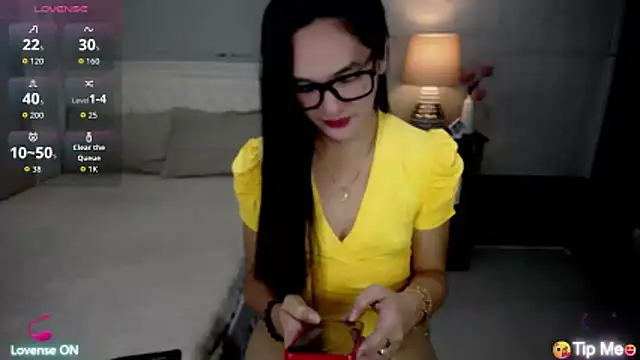 Snapshot of xAsianSweetHeart chatting on June 15, 12:01 am xAsianSweetHeart online show from June 15, 12:01 am