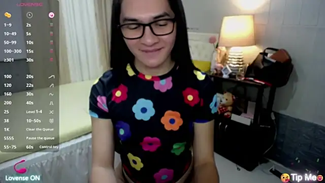 xAsianSweetHeart online show from December 15, 11:42 pm