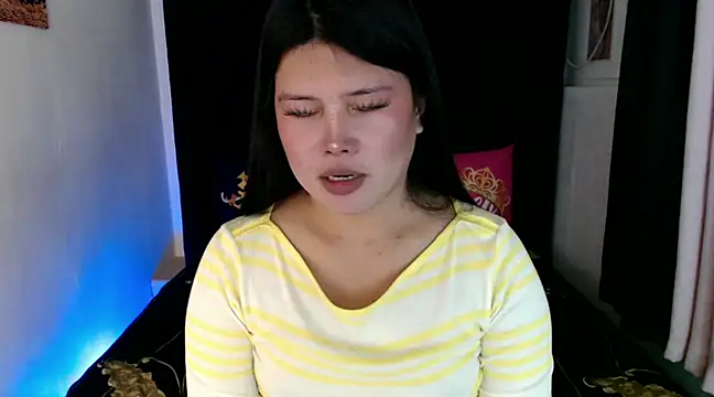 Snapshot of Angelic_Fuckerxxx chatting on February 14, 8:21 am Angelic Fuckerxxx online show from February 14, 8:21 am