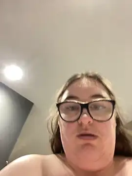 Rebecca Summer online show from November 29, 7:30 am