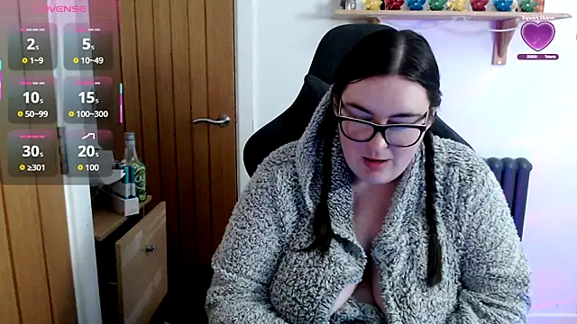 Snapshot of Rebecca_Summer chatting on April 23, 6:31 am Rebecca Summer online show from April 23, 6:31 am