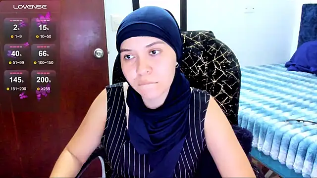 Snapshot of MatchedEyebrow chatting on June 25, 10:15 pm MatchedEyebrow online show from June 25, 10:15 pm