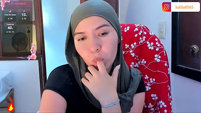 MatchedEyebrow online show from November 4, 8:34 pm