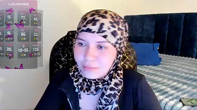 Snapshot of MatchedEyebrow chatting on June 29, 9:25 pm MatchedEyebrow online show from June 29, 9:25 pm