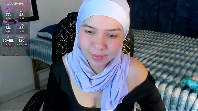 Snapshot of MatchedEyebrow chatting on June 3, 10:03 pm MatchedEyebrow online show from June 3, 10:03 pm