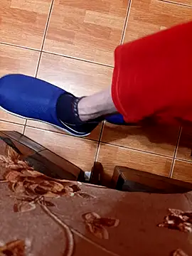 feet toes online show from January 8, 5:35 am