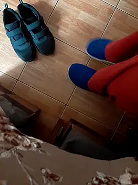 Snapshot of feet_toes chatting on December 2, 6:59 am feet toes online show from December 2, 6:59 am