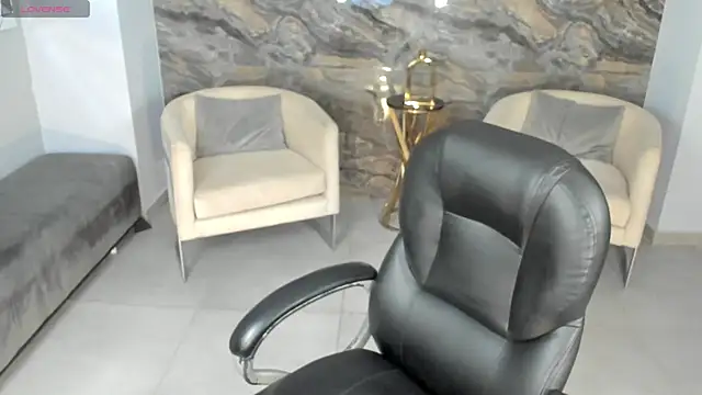 MadelineFox online show from April 14, 8:19 am