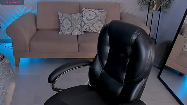 MadelineFox online show from January 15, 9:23 am